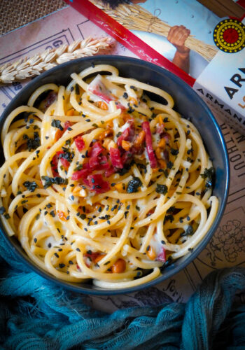 Spaghettone con arachidi, bresaola e stracchino