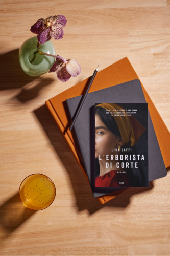 L’erborista di corte: la storia (quasi dimenticata) di Costanza Calenda L’erborista di corte: la storia (quasi dimenticata) di Costanza Calenda