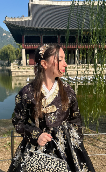 Tra fermentazioni, K pop e antiche dinastie: intervista a Noemi Pelagalli, autrice di Made in Korea Tra fermentazioni, K pop e antiche dinastie: intervista a Noemi Pelagalli, autrice di Made in Korea