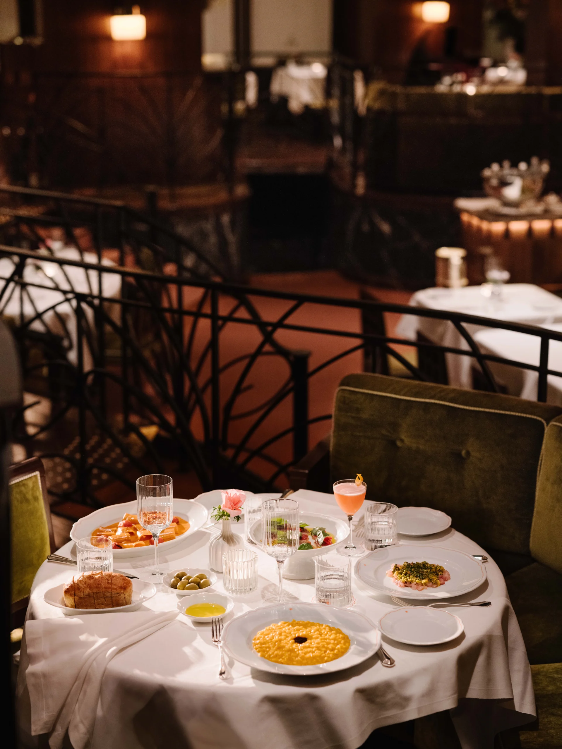 Sant Ambroeus, l’istituzione milanese, segna il suo arrivo in Francia nel cuore della Rive Gauche